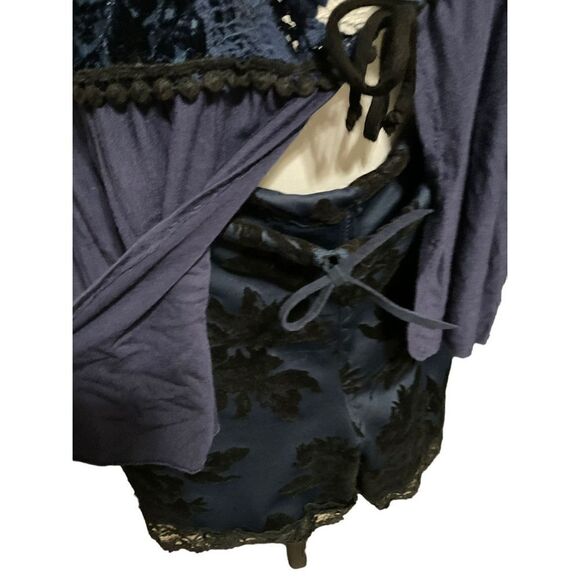 One of a kind designer short set - Picture 5 of 7